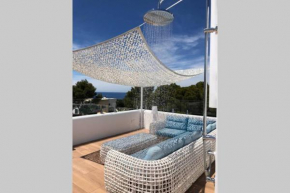 Hotel Modern villa with pool, BBQ, sun terrace & seaview